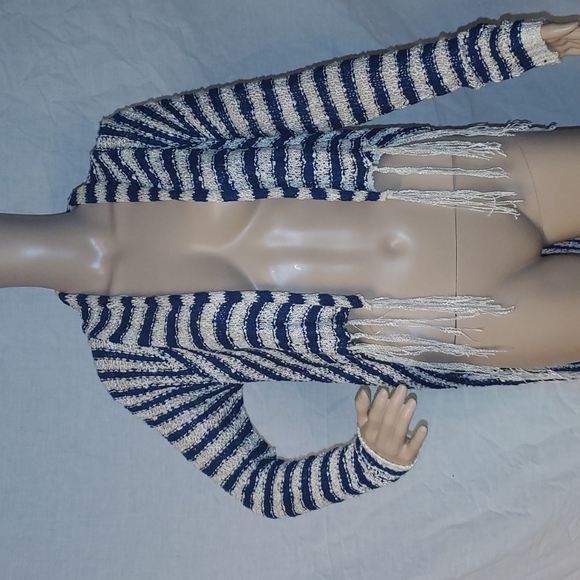 Rue21 Small Sweater - Picture 1 of 3